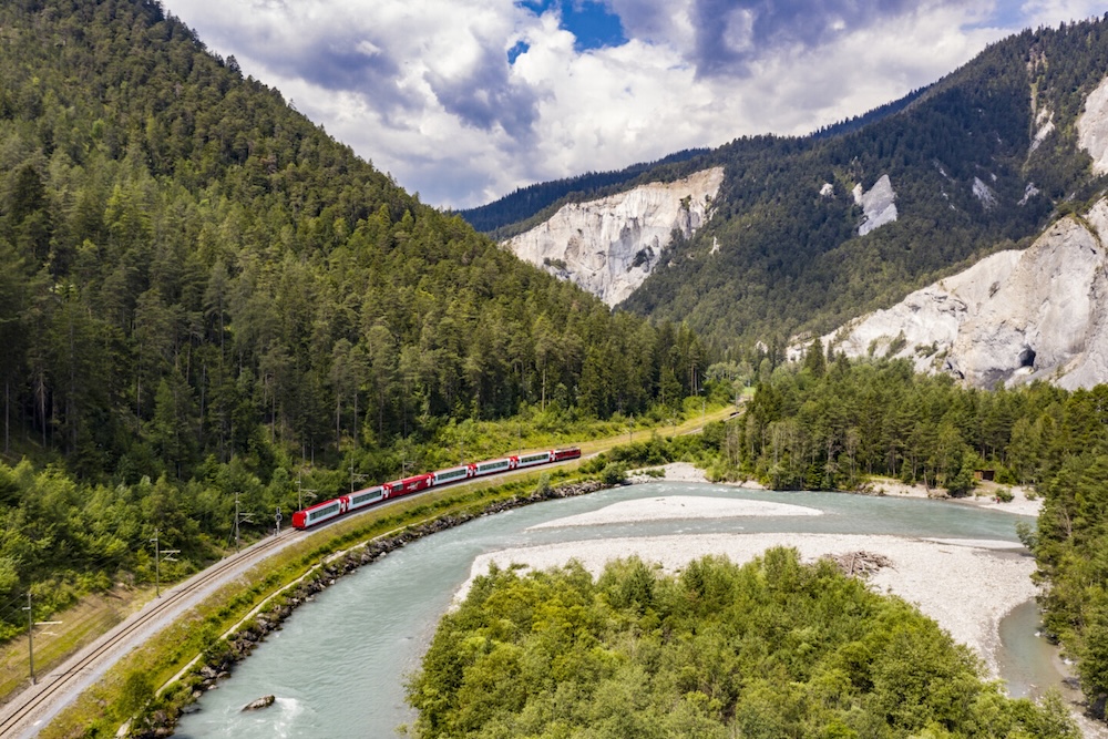 Glazier Express Rhine Gorge - The Glacier Express train through the Swiss Alps